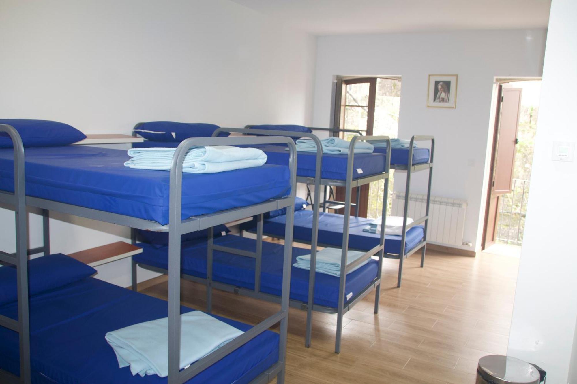 Albergue Parroquial Santiago Apostol De レドンデーラ エクステリア 写真